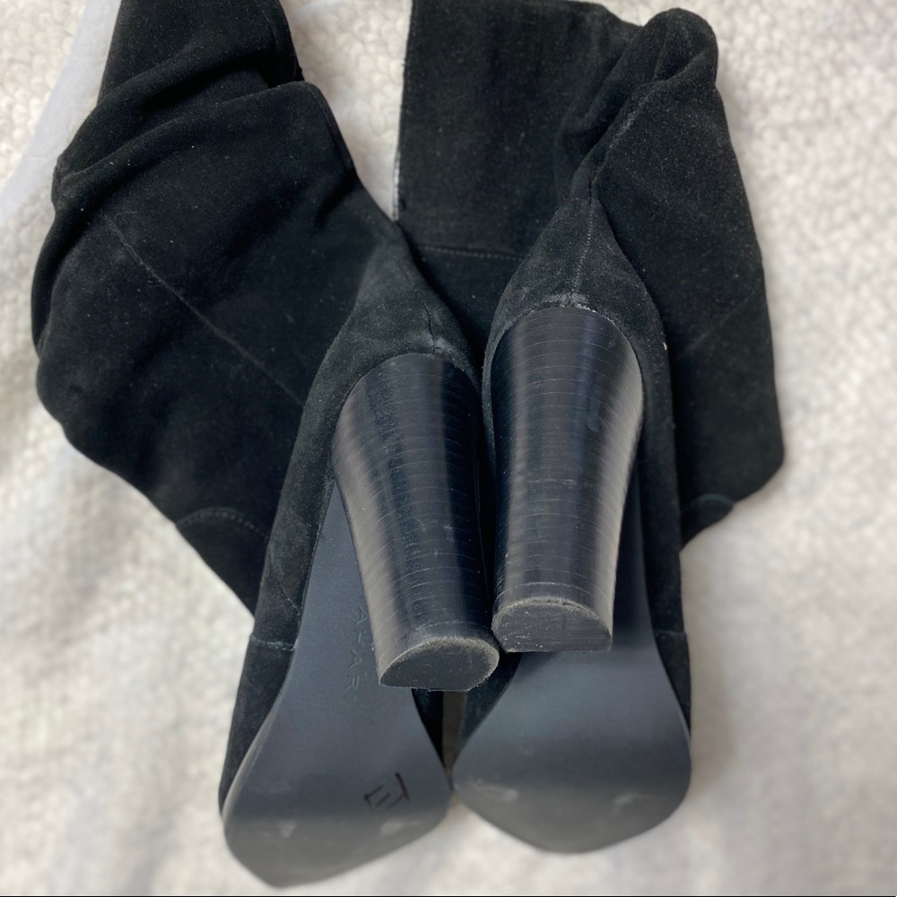 Tahari Black Suede Heeled Boots Never Worn - Picture 6 of 11